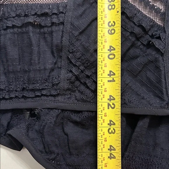 VENUS Black High Low Lace Dress - Picture 9 of 16